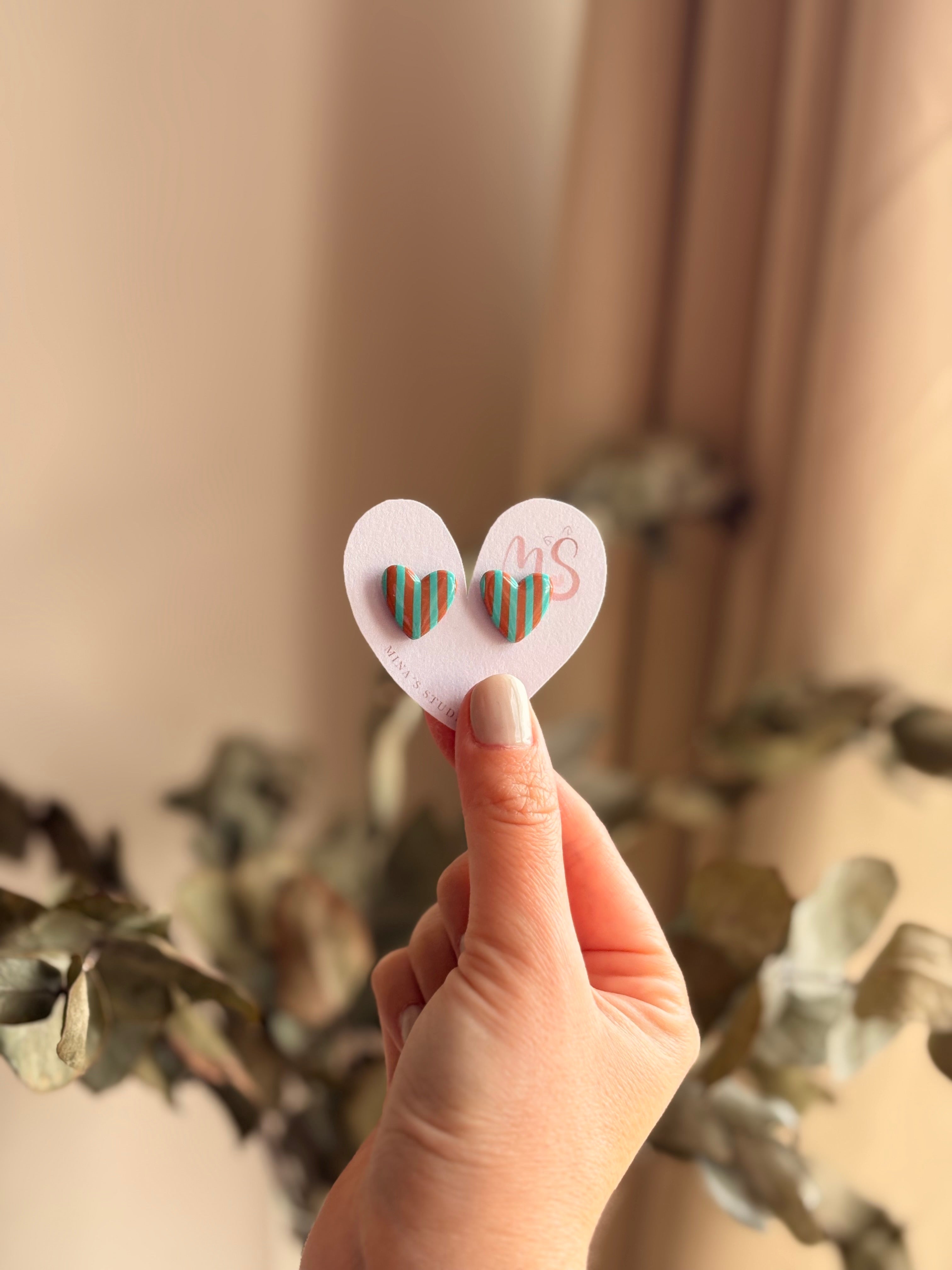 Mini hearts earrings